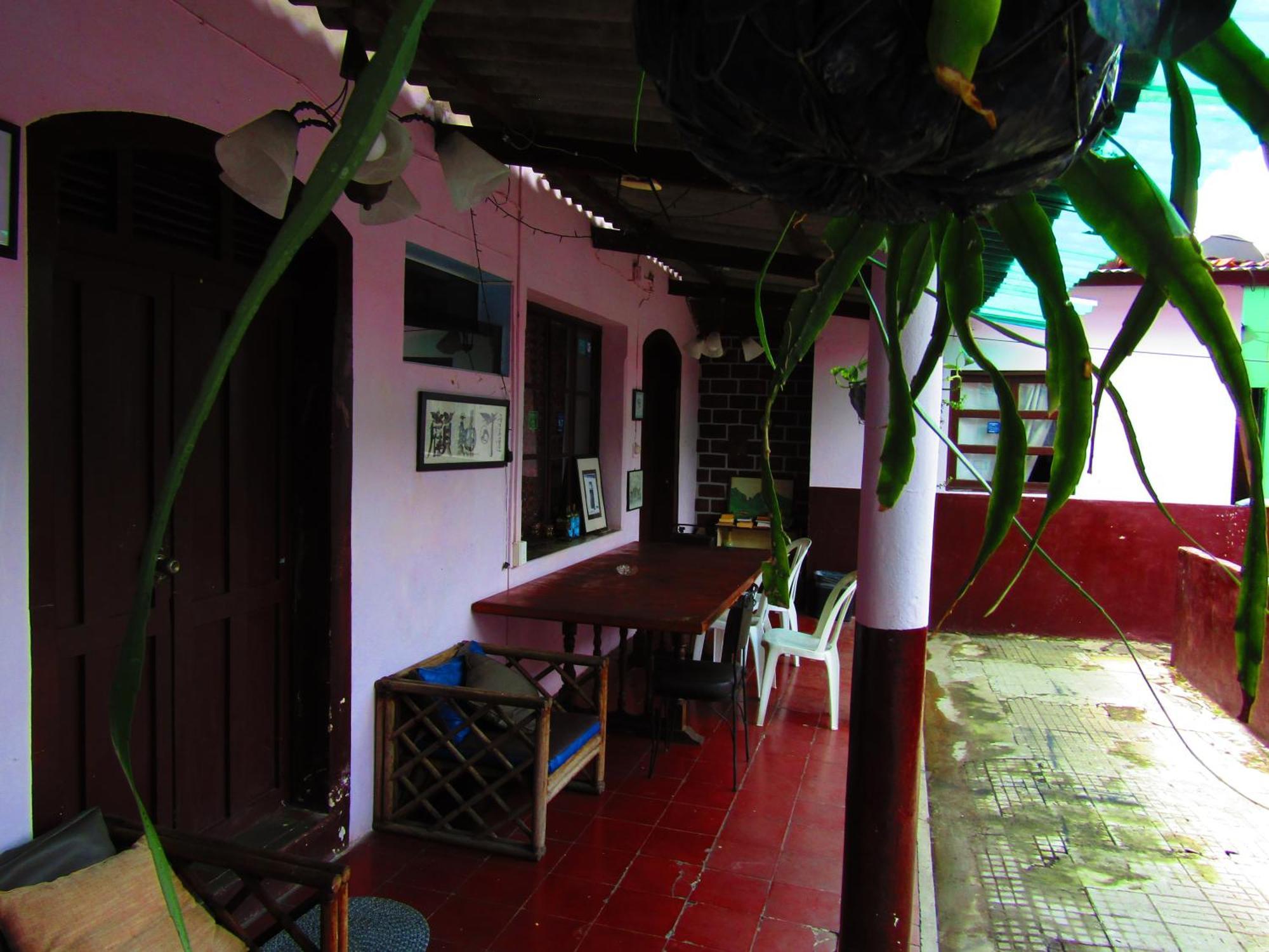 Casa Vieja Guest House Santa Ana Exterior photo
